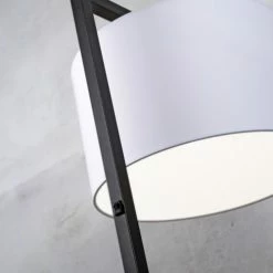 It's About Romi Lampadaires Lampadaire Noir Et Abat-jour Blanc H160cm -Luminaires Soldes 2022 lampadaire noir et abat jour blanc h160cm 4