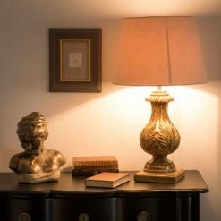 Maisons Du Monde Lampes à Poser Lampe Classique Sculptée Doré Vieilli Et Coton Blanc 12 Maisons Du Monde Lampes à Poser Lampe Classique Sculptée Doré Vieilli Et Coton Blanc -Luminaires Soldes 2022 lampe classique sculptee dore vieilli et coton blanc 1000 3 16 165328 7