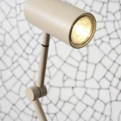 It's About Romi Lampes à Poser Lampe De Table Inclinable Beige H40cm -Luminaires Soldes 2022 lampe de table inclinable beige h40cm 3