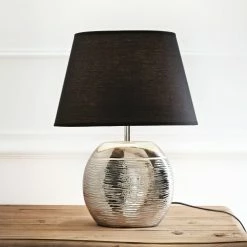 Maisons Du Monde Lampes à Poser Lampe En Céramique Argentée Abat-jour Noir -Luminaires Soldes 2022 lampe en ceramique argentee abat jour noir 1000 5 40 137144 5