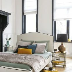 Maisons Du Monde Lampes à Poser Lampe En Métal Doré Patiné Et Abat-jour Noir -Luminaires Soldes 2022 lampe en metal dore patine et abat jour noir 1000 7 17 191036 9