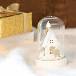 Maisons Du Monde Décorations à Poser De Noël Statuette Maisonnette Lumineuse Sous Cloche En Verre H12 -Luminaires Soldes 2022 statuette maisonnette lumineuse sous cloche en verre h12 1000 8 8 172167 6