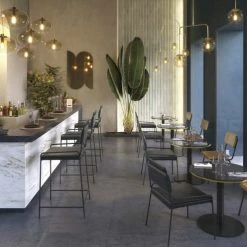 Maisons Du Monde Suspensions Suspension En Verre Teinté Ambré Et Métal Doré -Luminaires Soldes 2022 suspension en verre teinte ambre et metal dore 1000 16 38 200446 5